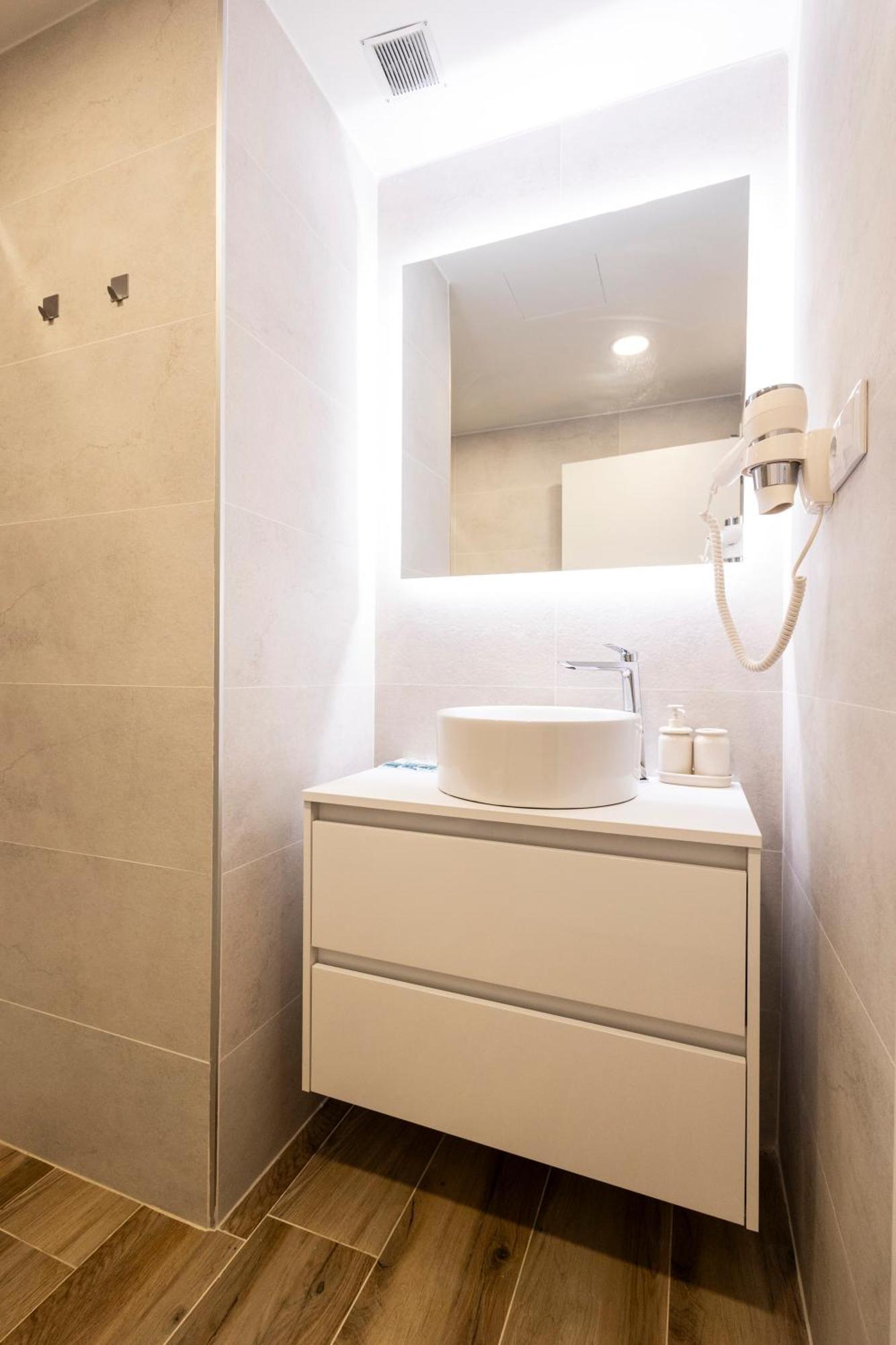 Cortes Suites By Concept Flats Valensiya Dış mekan fotoğraf