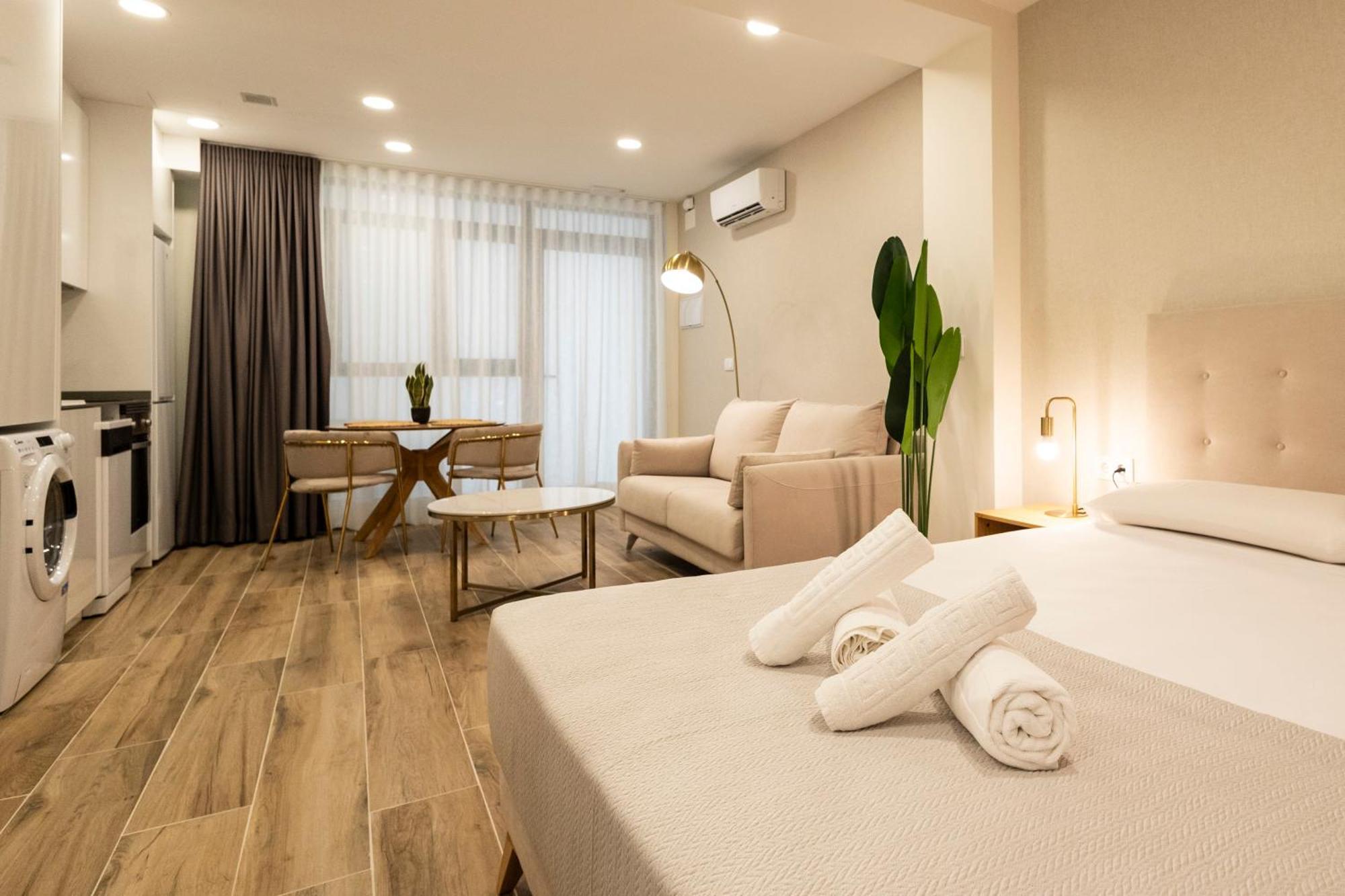 Cortes Suites By Concept Flats Valensiya Dış mekan fotoğraf