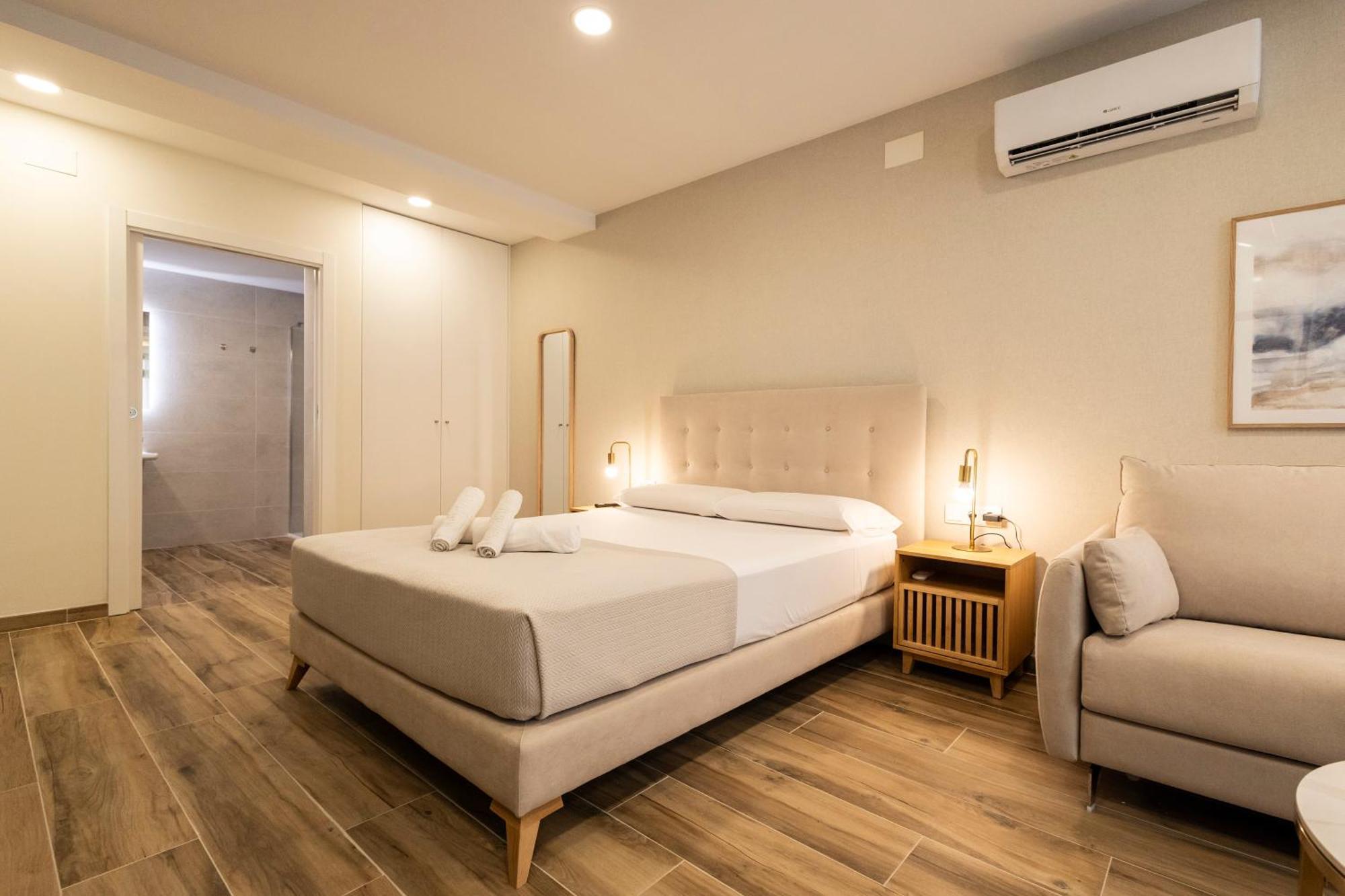Cortes Suites By Concept Flats Valensiya Dış mekan fotoğraf