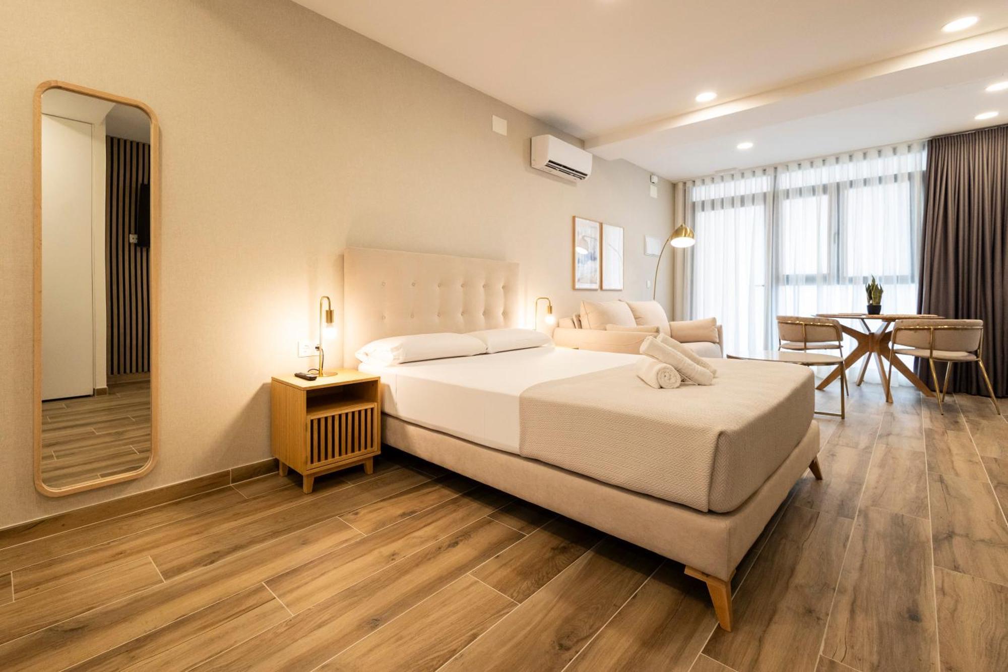 Cortes Suites By Concept Flats Valensiya Dış mekan fotoğraf